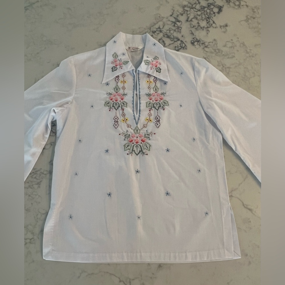 Vintage Daffodil 70s Embroidered Floral Blouse Medium Top EUC